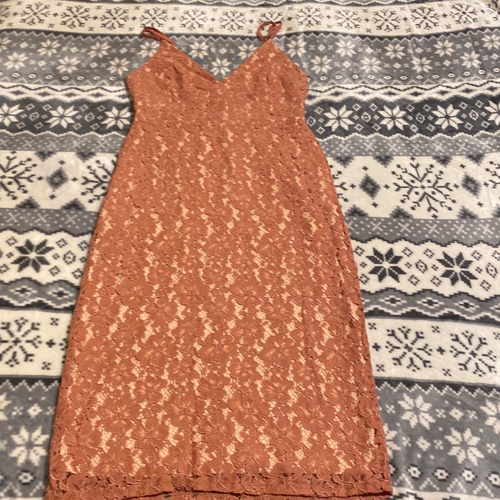 M pink knee length dress